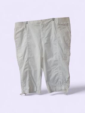 Women’s White Cargo Capris